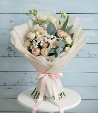 Букет цветов из:  Розы и Лизиантусы в Романовка Ленинградская область