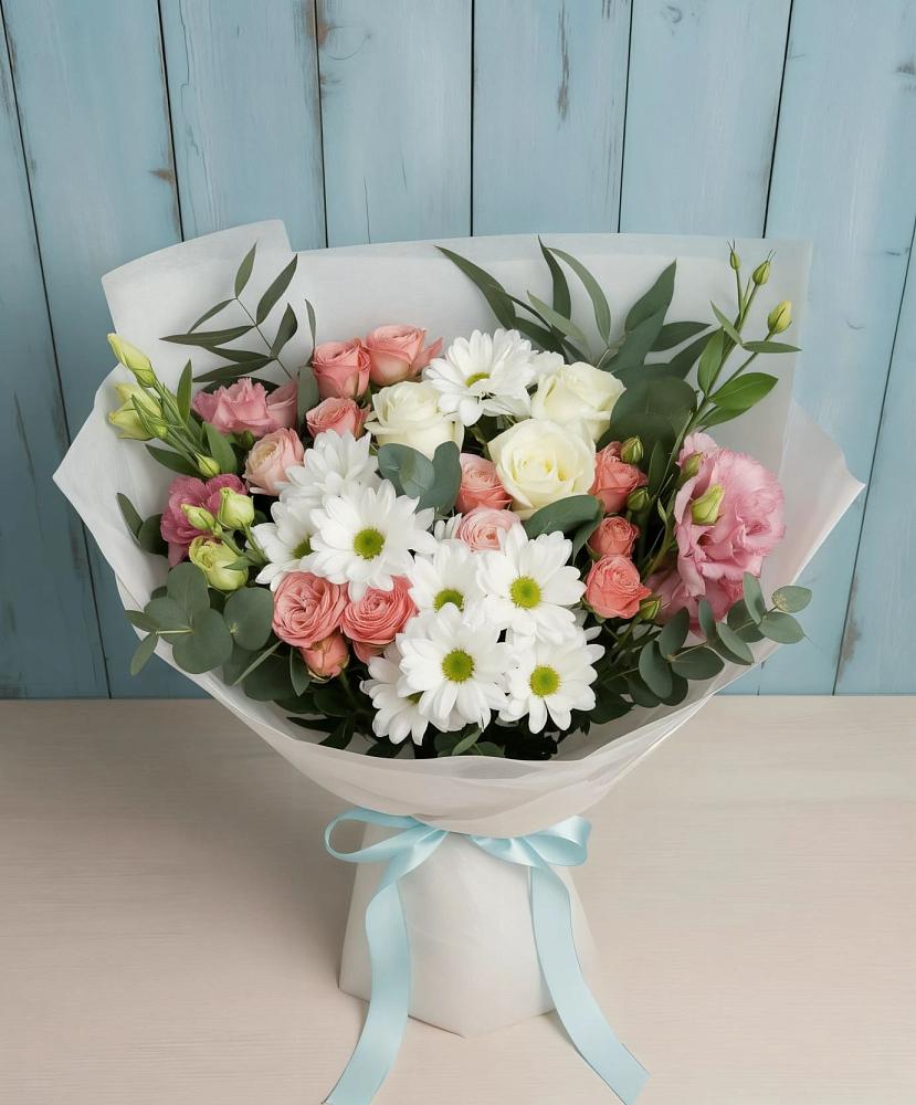 Букет цветов из: Розы, Лизиантусы и Хризантемы в Романовка Ленинградская область