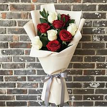 Букет цветов из:  Розы в Романовка Ленинградская область