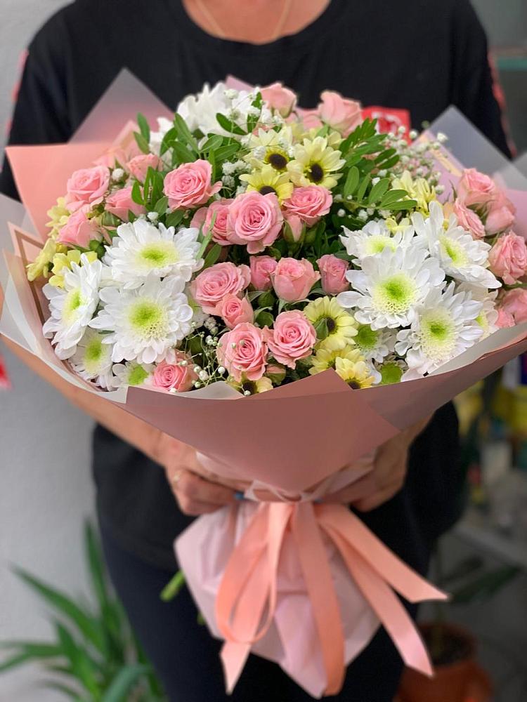 Букет цветов из: Розы и Хризантемы в Романовка Ленинградская область