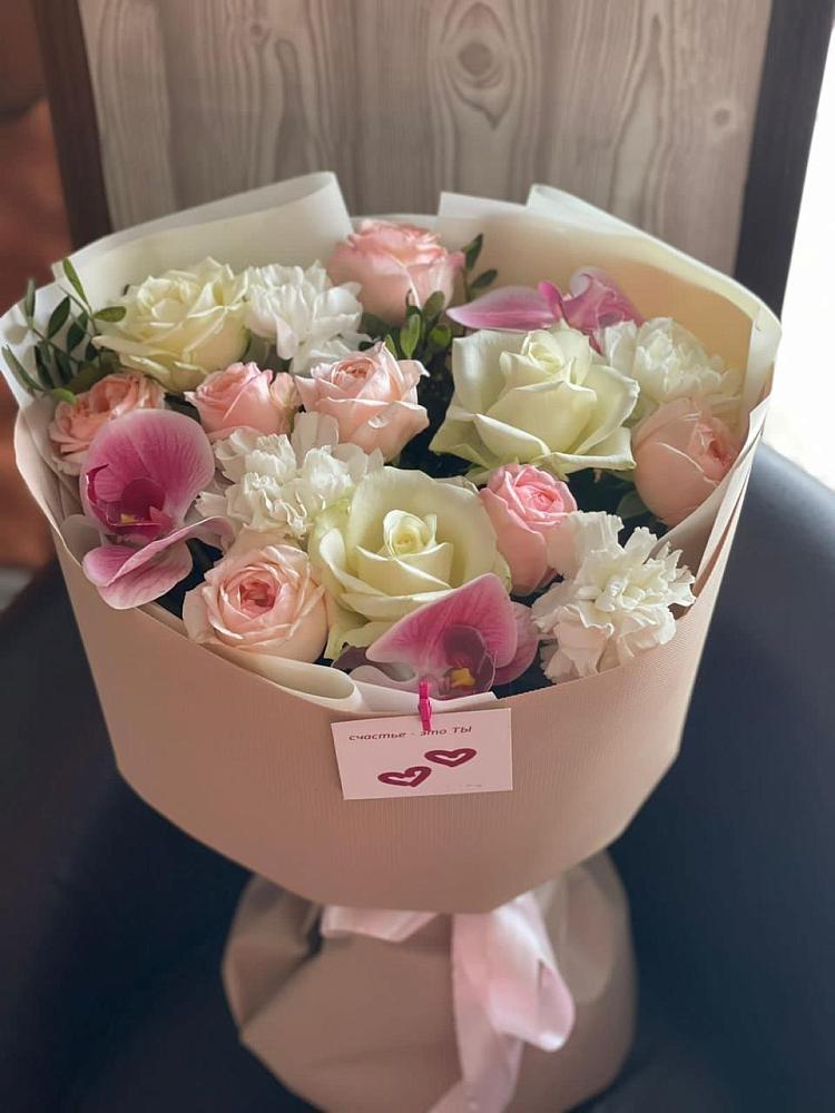 Букет цветов из: Орхидеи, Розы и Гвоздики в Романовка Ленинградская область