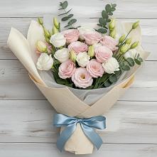 Букет цветов из:  Лизиантусы в Романовка Ленинградская область
