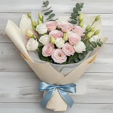 Букет цветов из:  Лизиантусы в Романовка Ленинградская область