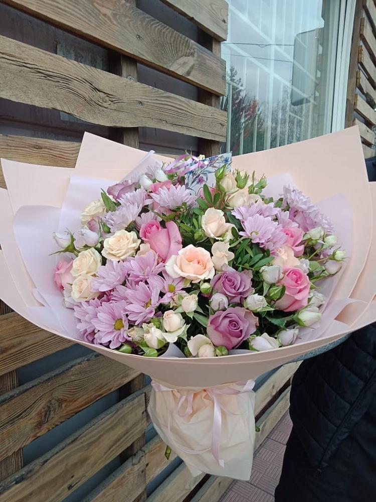 Букет цветов из: Розы и Хризантемы в Романовка Ленинградская область