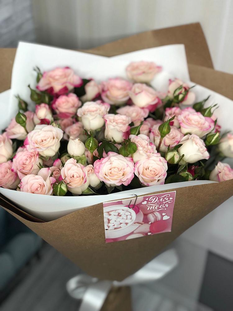 Букет цветов из: Розы в Романовка Ленинградская область