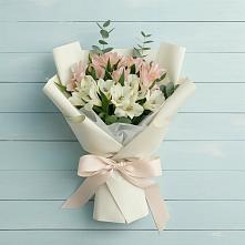 Букет цветов из:  Альстромерии в Романовка Ленинградская область