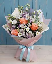 Букет цветов из:  Лизиантусы, Розы, Альстромерии и Гипсофила в Романовка Ленинградская область