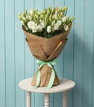 Букет цветов из:  Лизиантусы в Романовка Ленинградская область