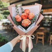 Букет цветов из:  Розы в Романовка Ленинградская область
