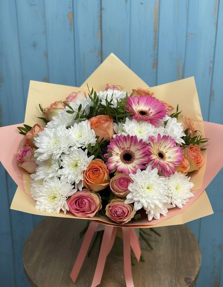 Букет цветов из: Розы, Герберы и Хризантемы в Романовка Ленинградская область