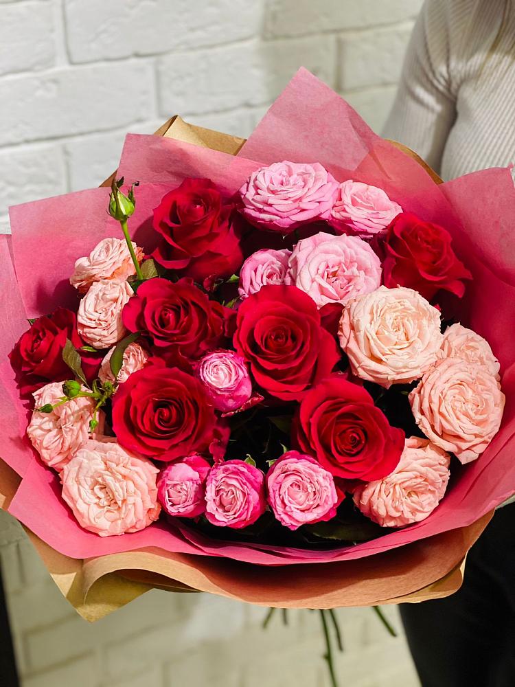 Букет цветов из: Розы в Романовка Ленинградская область