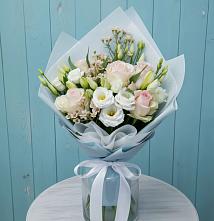 Букет цветов из:  Розы и Лизиантусы в Романовка Ленинградская область