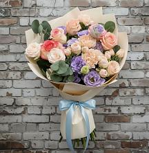 Букет цветов из:  Розы, Лизиантусы и Гвоздики #REPLACE_PRED# Романовка Ленинградская область