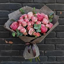 Букет цветов из:  Розы в Романовка Ленинградская область